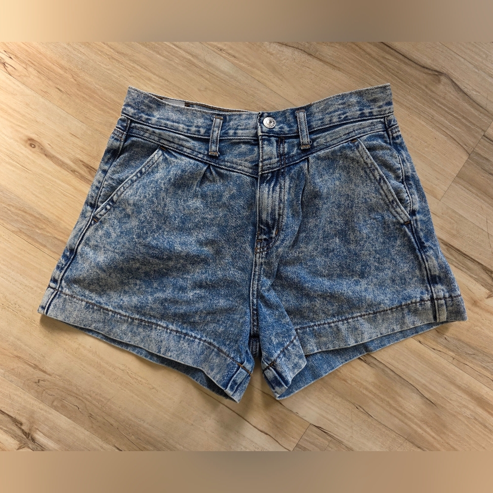 American Eagle Acid Wash Mom Denim Shorts SZ 6 AEO High Rise